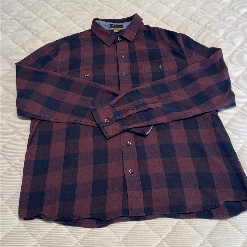 Tailor Vintage Men's Casual Button Down Shirt - Burgundy and Navy